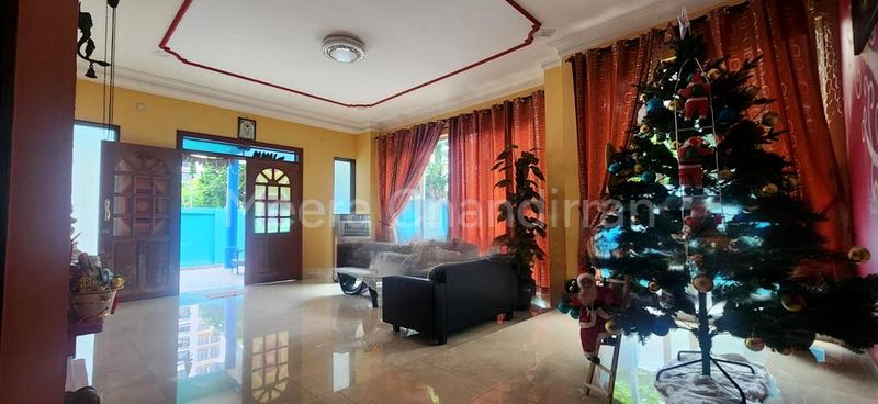 10 Bed Corner Terrace (Landed) for Sale in  Jalan Taman - Image 2